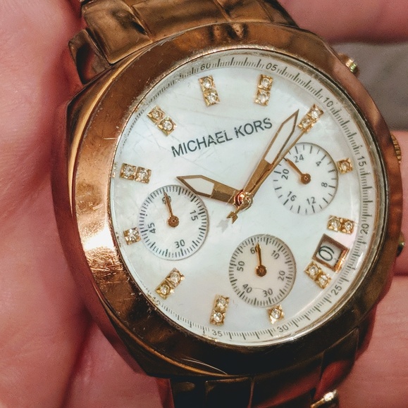 Michael Kors rose gold mother of pearl watch - Picture 2 of 8